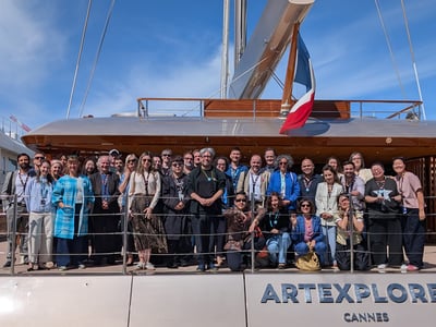 Distributors and film agencies from all over the world make contacts in Cannes. 