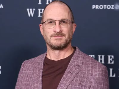 Darren Aronofsky receives the honorary Pardo d'Onore from Locarno. 
