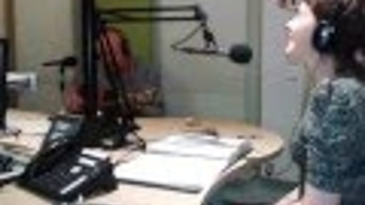 Live music on radio show Hellas Pindakaas (Dafni & Dio Malliades)
