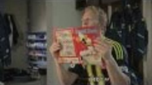 Donald Duck Met Dirk Kuyt Op TV - Ik Kom Zo