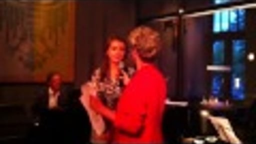 Marij  presenteert Louise Korthals