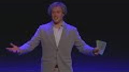 Humor tijdens live presentatie muzikaal programma in theaterzaal - Torsten Colijn