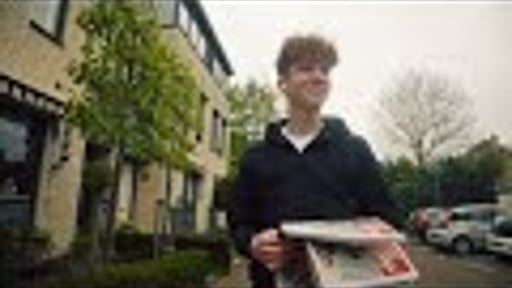 Bezorg je Airpods bij elkaar. Word Krantenbezorger.