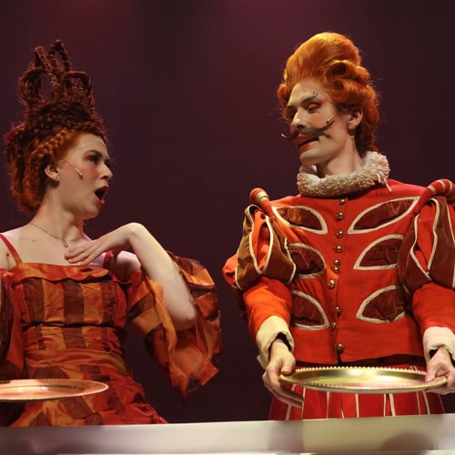 Koningin in Kunt u mij de weg naar Hamelen vertellen, meneer?