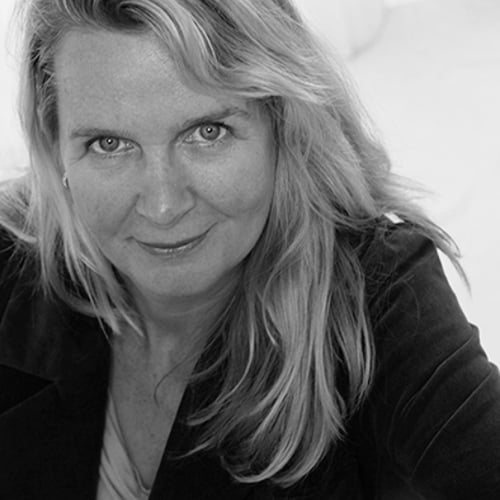 Erna blackwhite