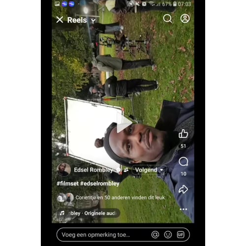 Edsel Rombley tijdens opnames voor een bedrijfsonline Reclame.