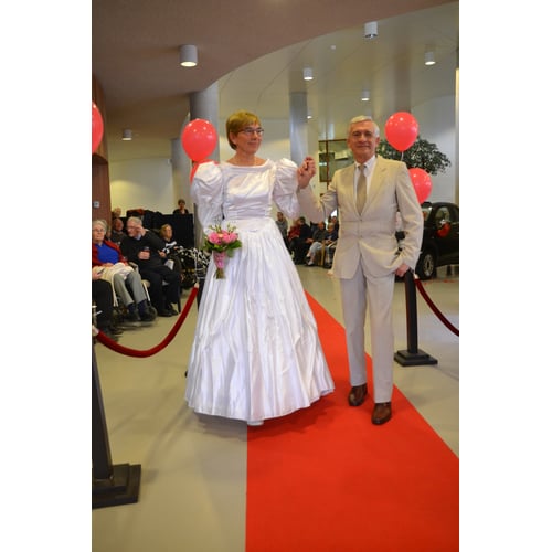 modeshow in bruidskleding van eigen trouwdag