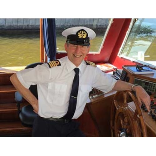 Kapitein Sjors op rondvaartboot