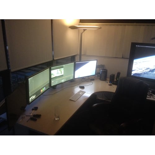 Edit studio (premiere pro) 3x 4K 1x 55" 1080