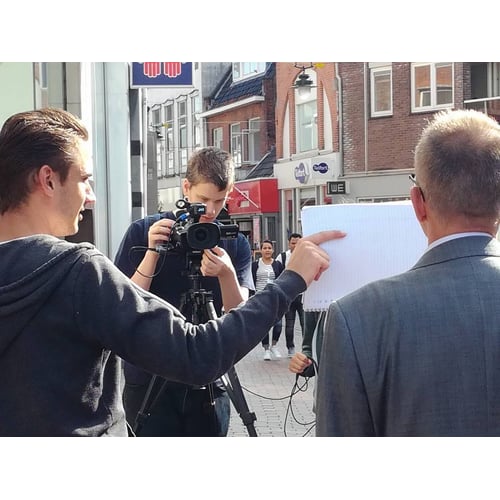 Op locatie aan het werk voor een particuliere promotiefilm