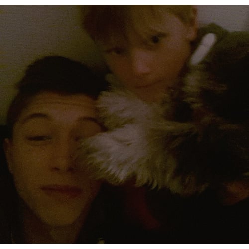 Ik en me kleine broertju (ik degenen met bruin haar)