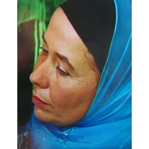 met hoofddoek