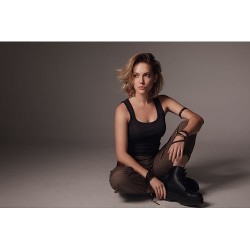 July Janssen - Actress 