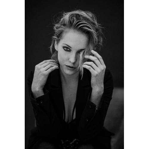 July Janssen - Actress 