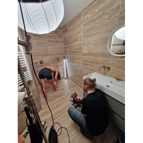 Behind the scenes for commercial video