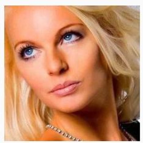 Yvonne Modelling in Netherlands
