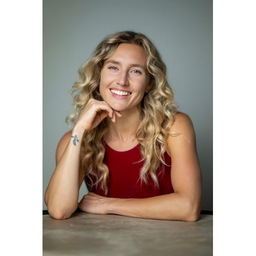 Daniella Down 2026 - smile headshot