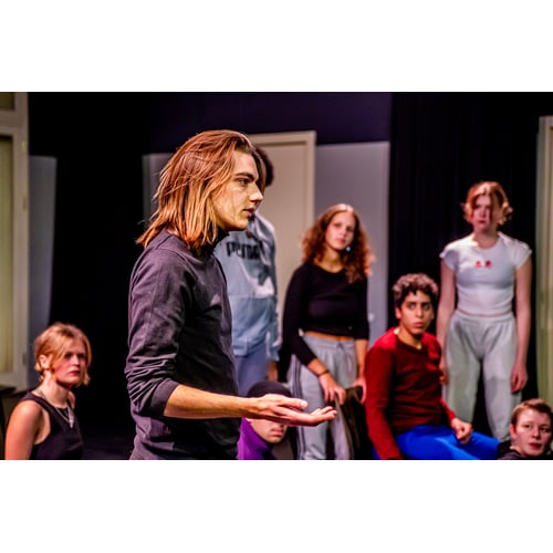 Reciting shakespeare at Theatre group DEGASTEN