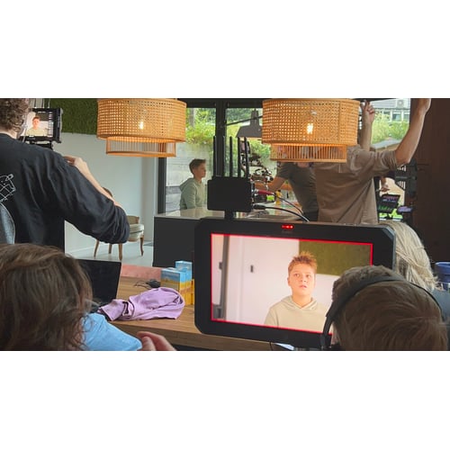 Behind The Scenes 01