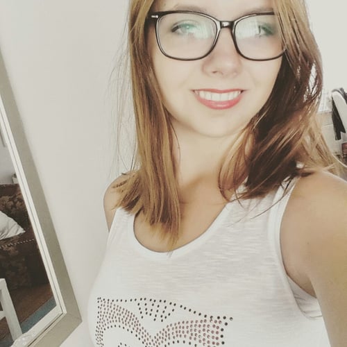 Lisa (Selfie)