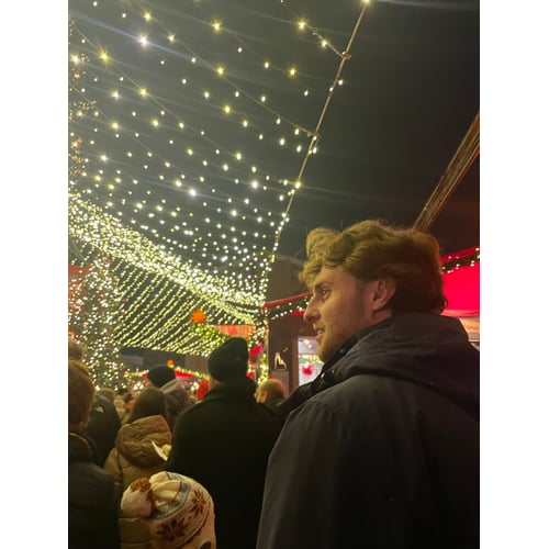 Gezicht van zijkant met avondlicht