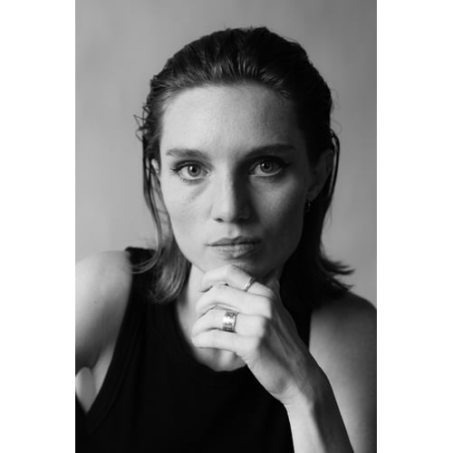 sleek hair b&w