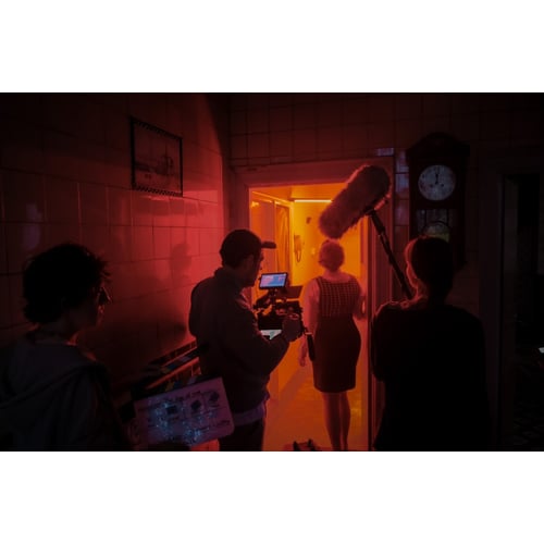 set foto "Through Her Eyes"