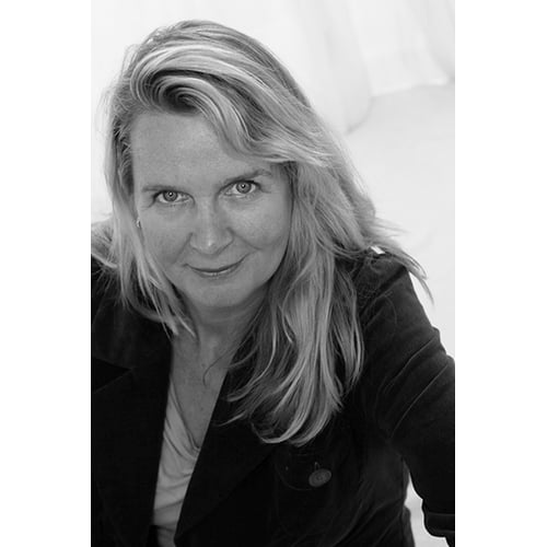 Erna blackwhite