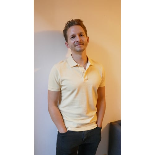 Tom geel shirt