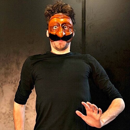 Modern Commedia Dell'arte, Theatre Hotel Courage