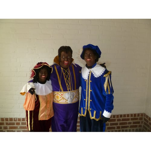 Piet Picobello (ik) met Knuffelpiet en Muziekpiet