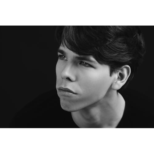 Headshot Chris Gubbels Zwart Achtergrond 2