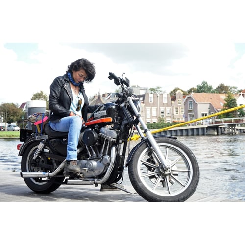 Nicole op haar motor