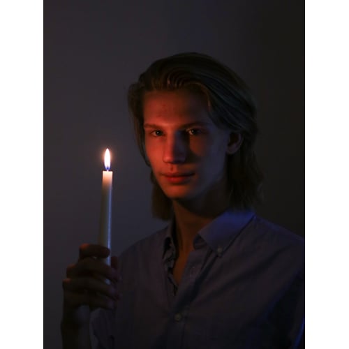 Headshot voor "The House in the Middle of the Sea" 