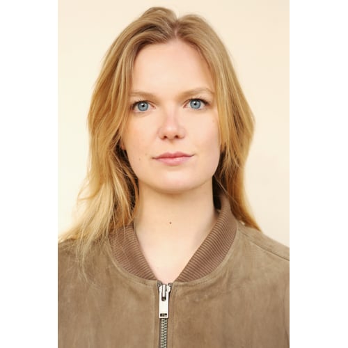 Headshot 3