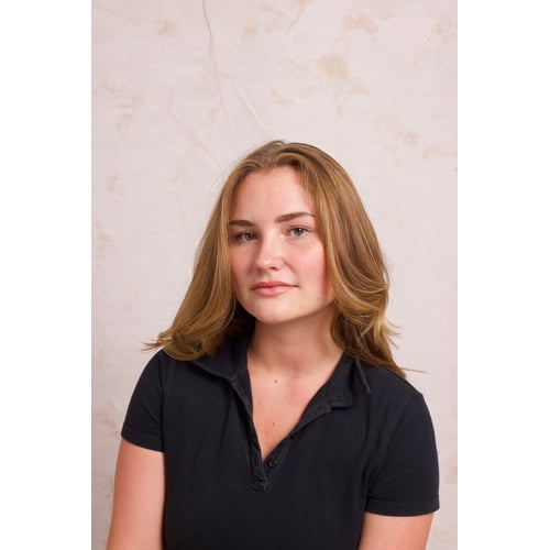 Headshot 2 Amelia Klocek 