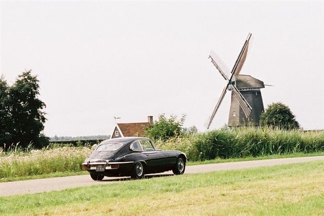 Jaguar E-Type V-12 coupe