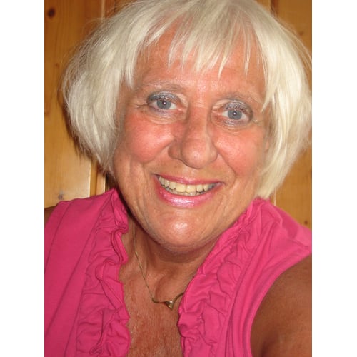 yOLANDA VAN k