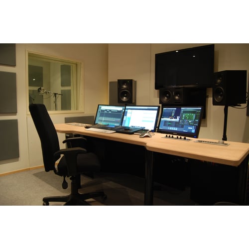 KlevR studio1