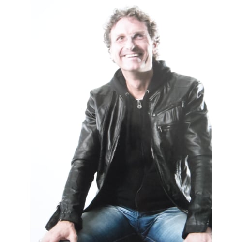 John in relaxte pose