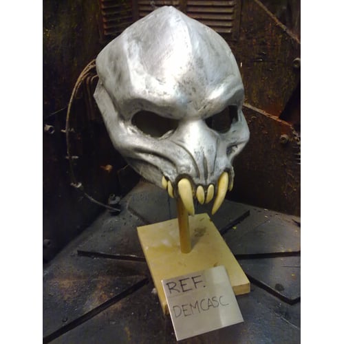 predator skull mask