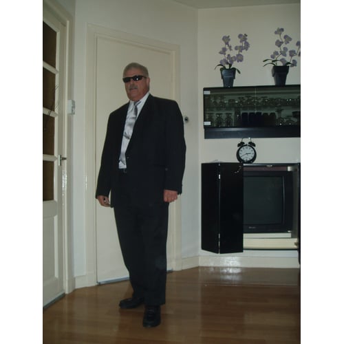 Henk met zonnebril