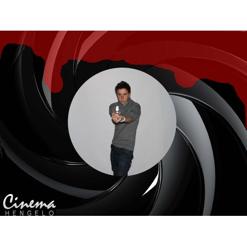 "James Bond"