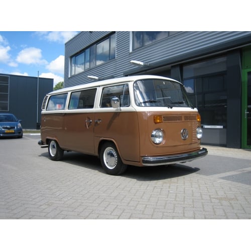Volkswagen T2b 8 persoons panoramabus - bruin met wit