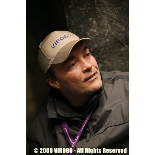 regisseur Raymond van Rijn op de set van In het Vuur van de Storm