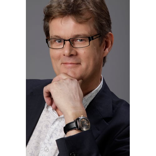 Met Ricky Gervaishandje