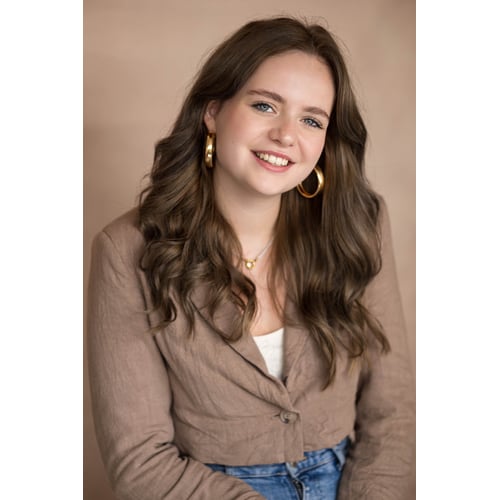 headshot 2