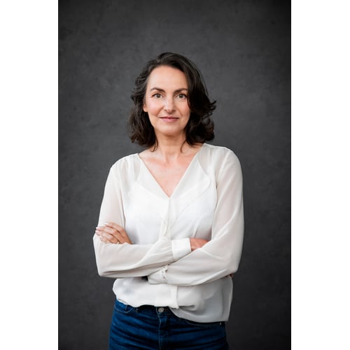 Carmen Nitzer headshot 2021
