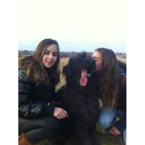 Samen met grote zus Lisa en de hond Doutzen