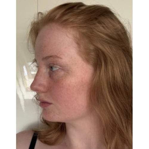 Foto zijaanzicht zonder make up